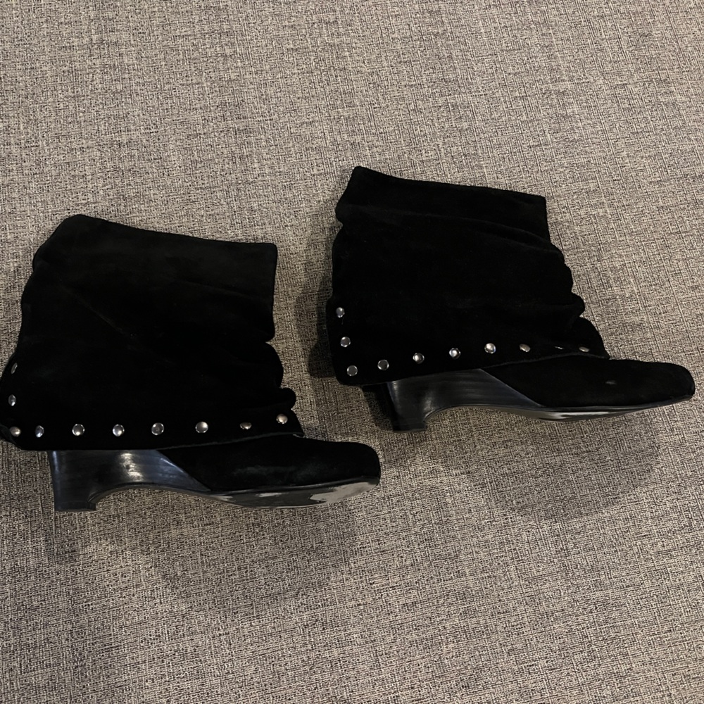 Short black naughty monkey boots size 7